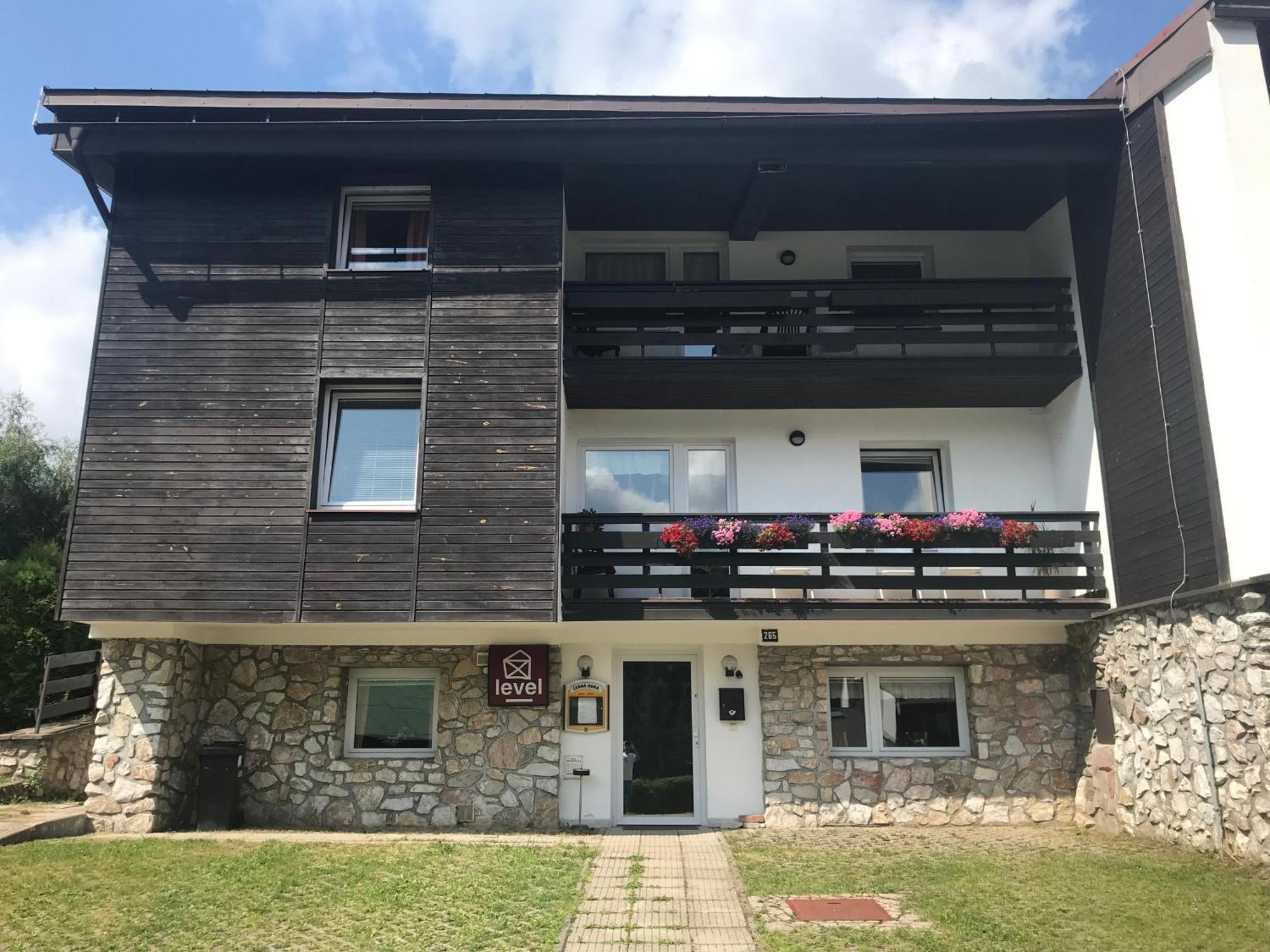 Penzion Level Pec pod Snezkou Exterior foto